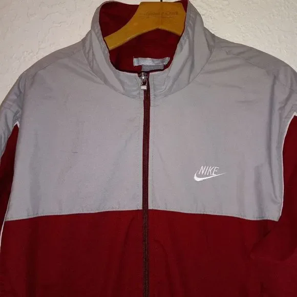 Nike Unisex Windbreaker/Light Weight Jacket - Picture 2 of 6